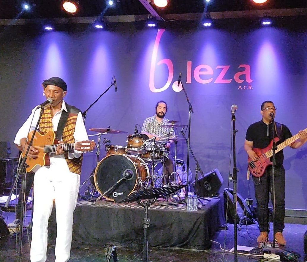 Mon Di Simola — Beleza